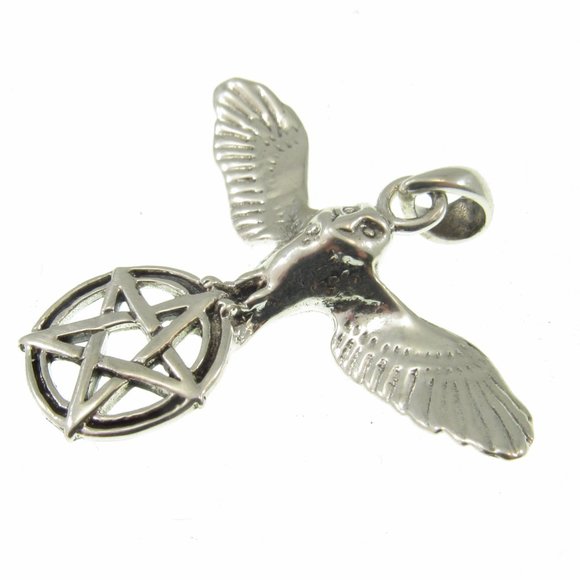 Handcrafted Solid 925 Sterling Silver Flying Owl with Pentacle Pendant - Picture 4 of 5